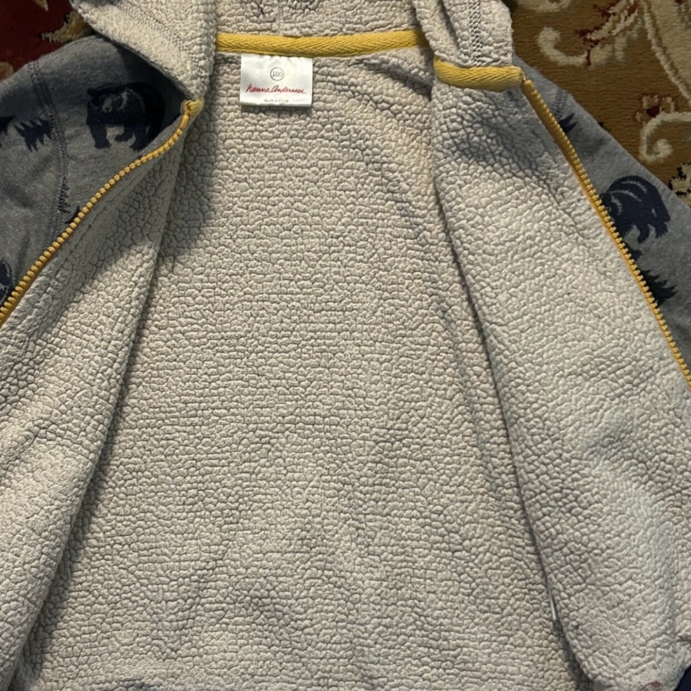 Cozy Gray Bear Print Hoodie for Kids - Picture 3 of 4